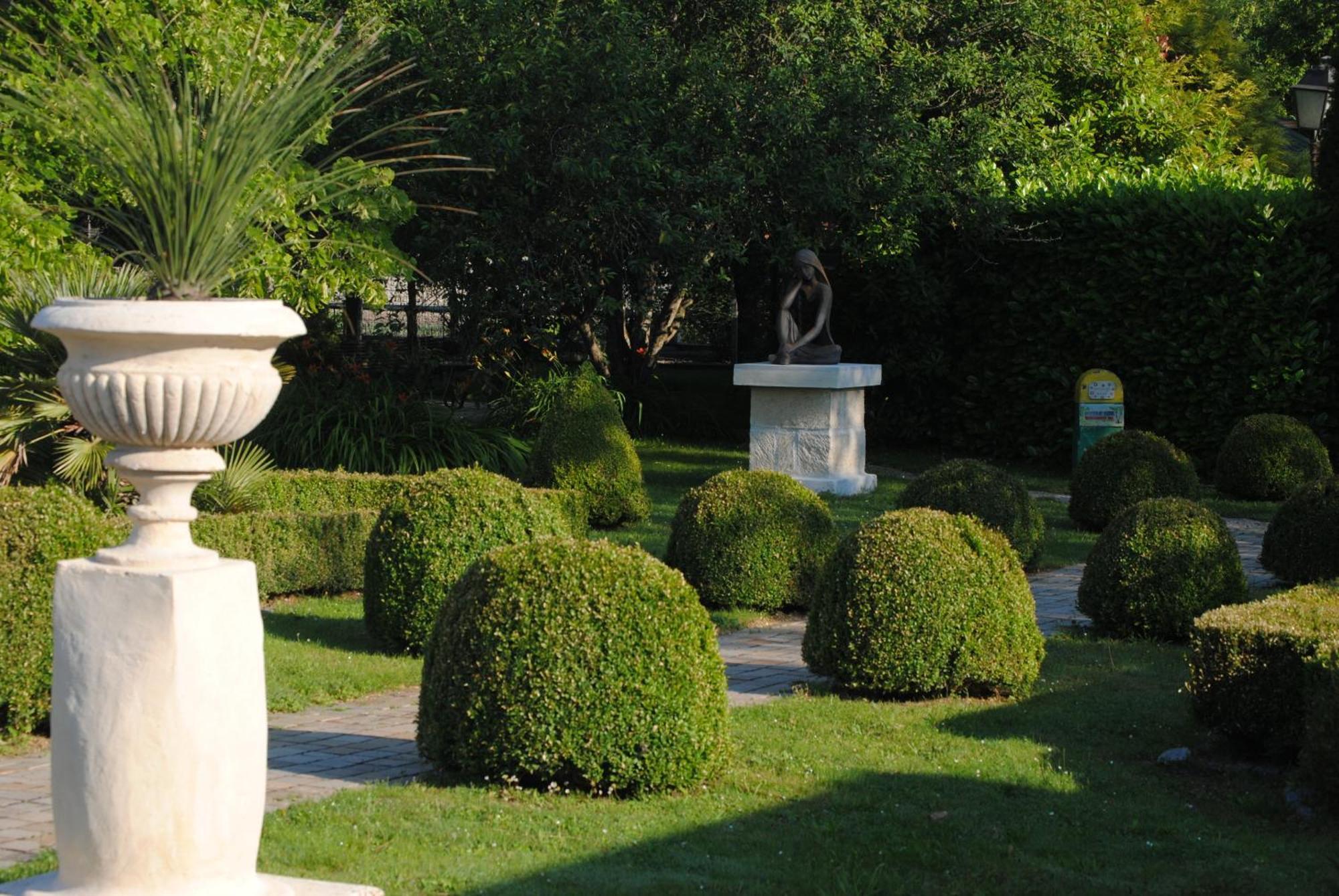 Hotel Les meublés du Grand Logis Marchais  Esterno foto